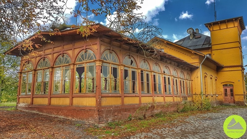 zabytkowy dworzec kolejowy Jerzmanice