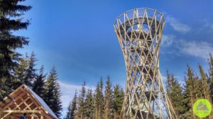 Górskie Wyrypy, wieża i wiata turystyczna na szczycie Borowa w Górach Wałbrzyskich