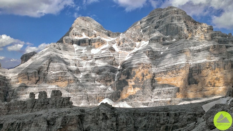 skała Tre Dita widoczna z ferrata Lipella w Dolomitach