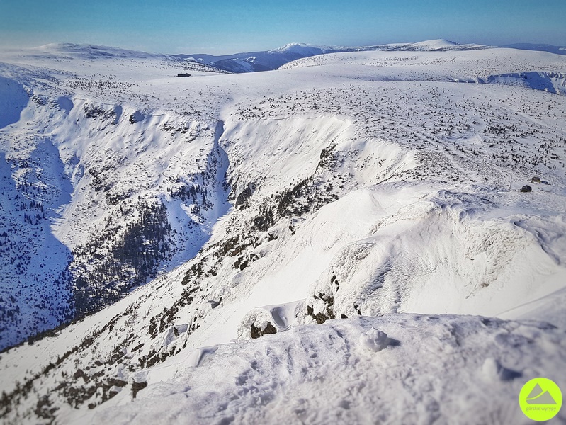 Zimowe szlaki w Karkonoszach - trasa z Karpacza na Śnieżkę