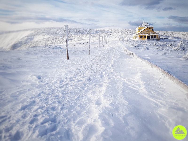 Zimowy szlak na Śnieżkę - "Dom Śląki"