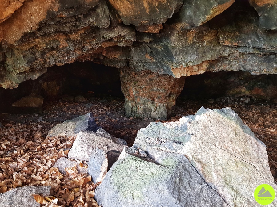 Rudawy Janowickie - Jaskinia pod Krzyżną Górą 