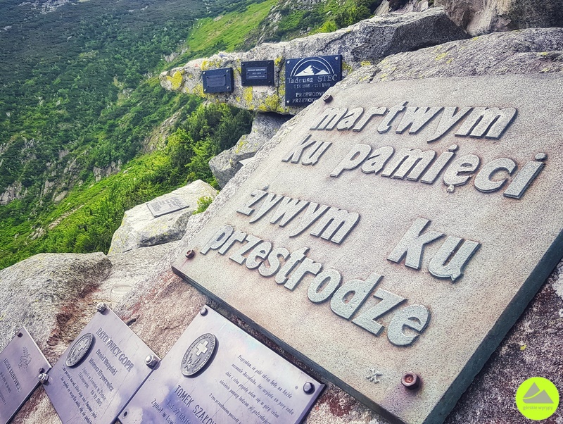 Symboliczny Cmentarz Ofiar Gór w Karkonoszach