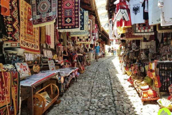 Turecki bazar w Krui - Albania