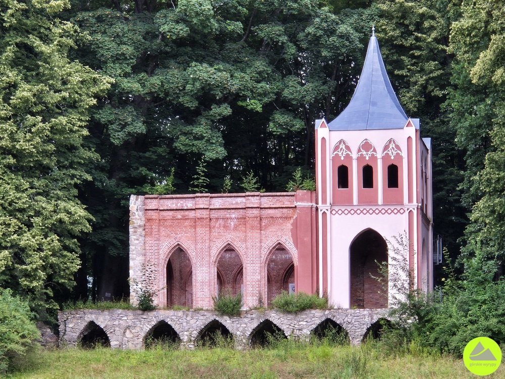Opactwo - park krajobrazowy w Bukowcu 