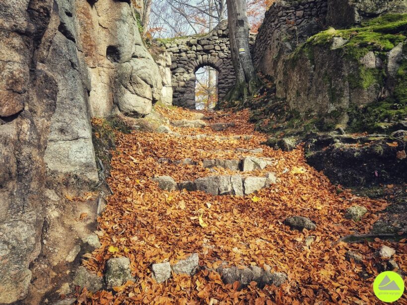 Szlaki Karkonosze - Piekielna Dolina - Zamek Chojnik