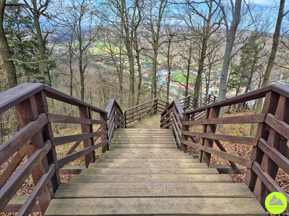 Punkt widokowy Obryw skalny w Bardzie - Góry Bardzkie 