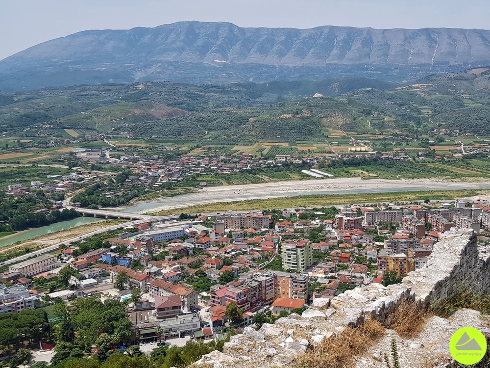Shpirag - Albania - widok z Beratu 