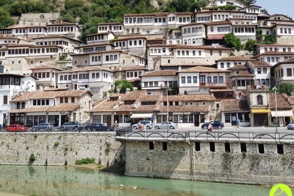 Berat Albania - Górskie Wyrypy
