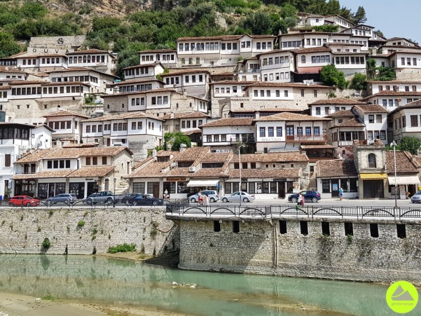 Berat Albania - Górskie Wyrypy