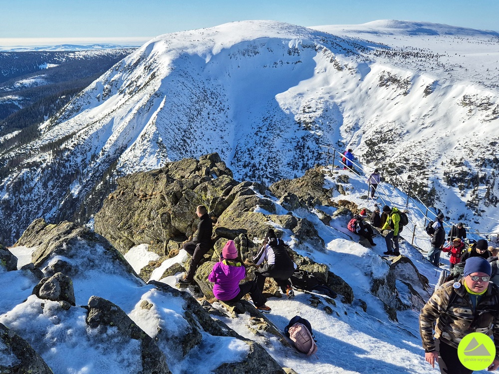 Zimowa trasa w Karkonoszach - wędrówka na Śnieżkę - Górskie Wyrypy